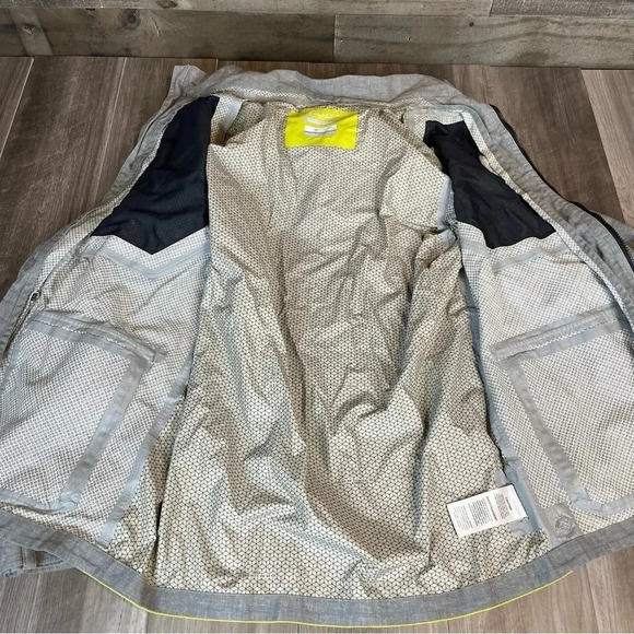 Columbia grey lightweight Omni Wick Omni Tech Hooded jacket size medium - Picture 6 of 7